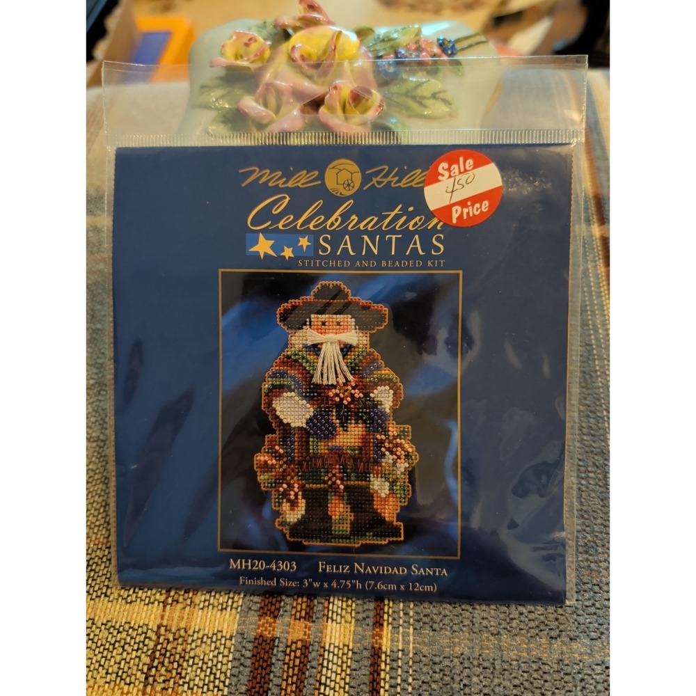 New Vintage Kit Mill Hill Celebration Santa Feliz Navidad Stitch Beaded MH20-430